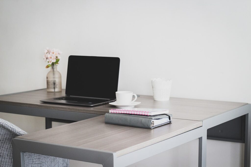 営業職の在宅勤務を導入する際のポイントは？